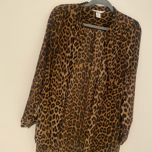 H&M cheetah print button down blouse - Picture 4 of 13